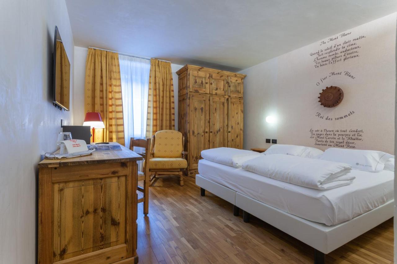 Hotel Berthod Courmayeur Exterior photo