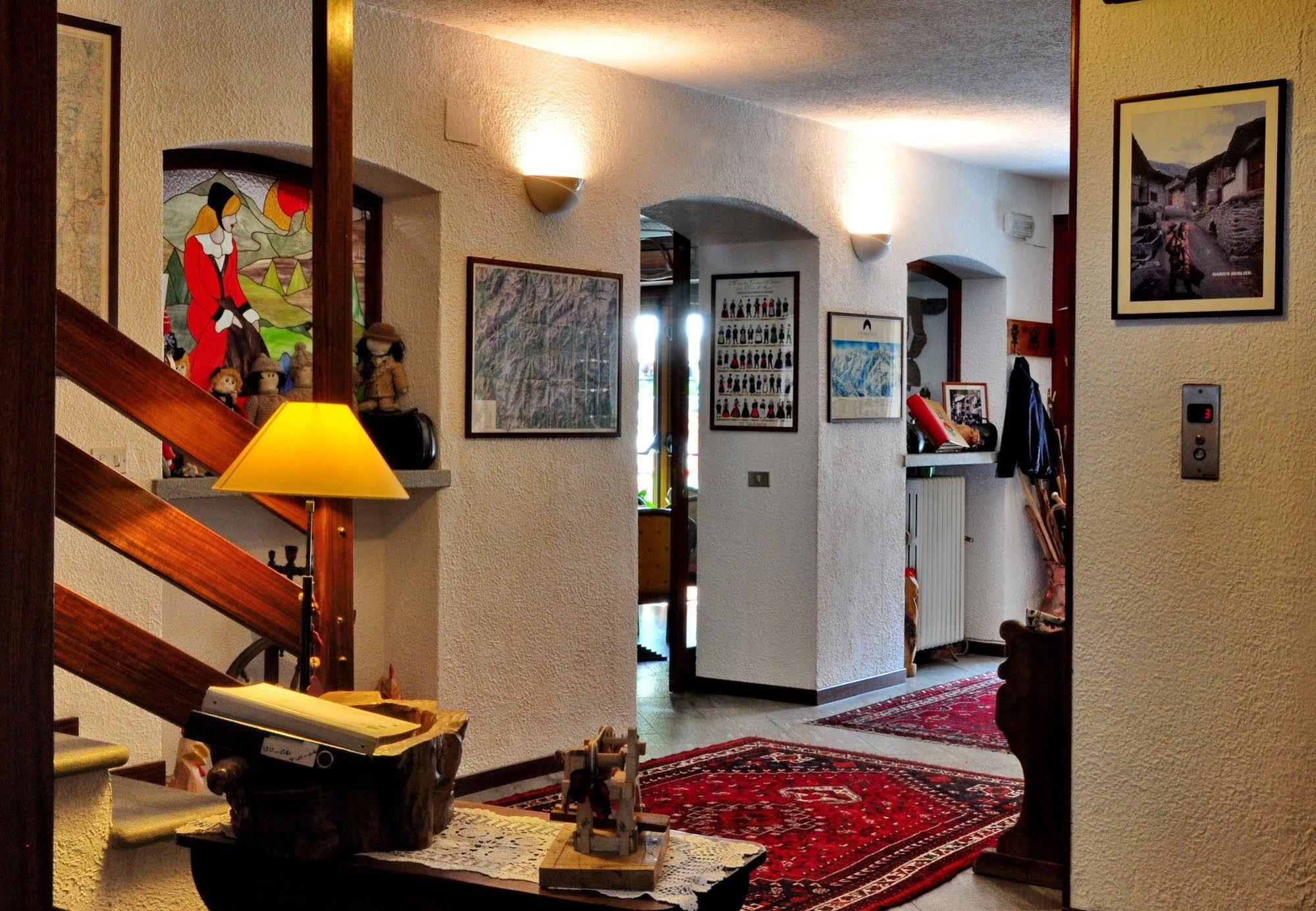 Hotel Berthod Courmayeur Exterior photo
