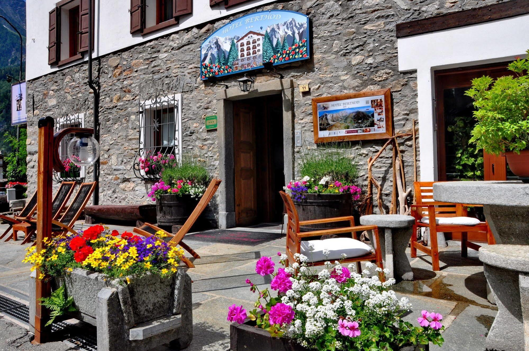 Hotel Berthod Courmayeur Exterior photo
