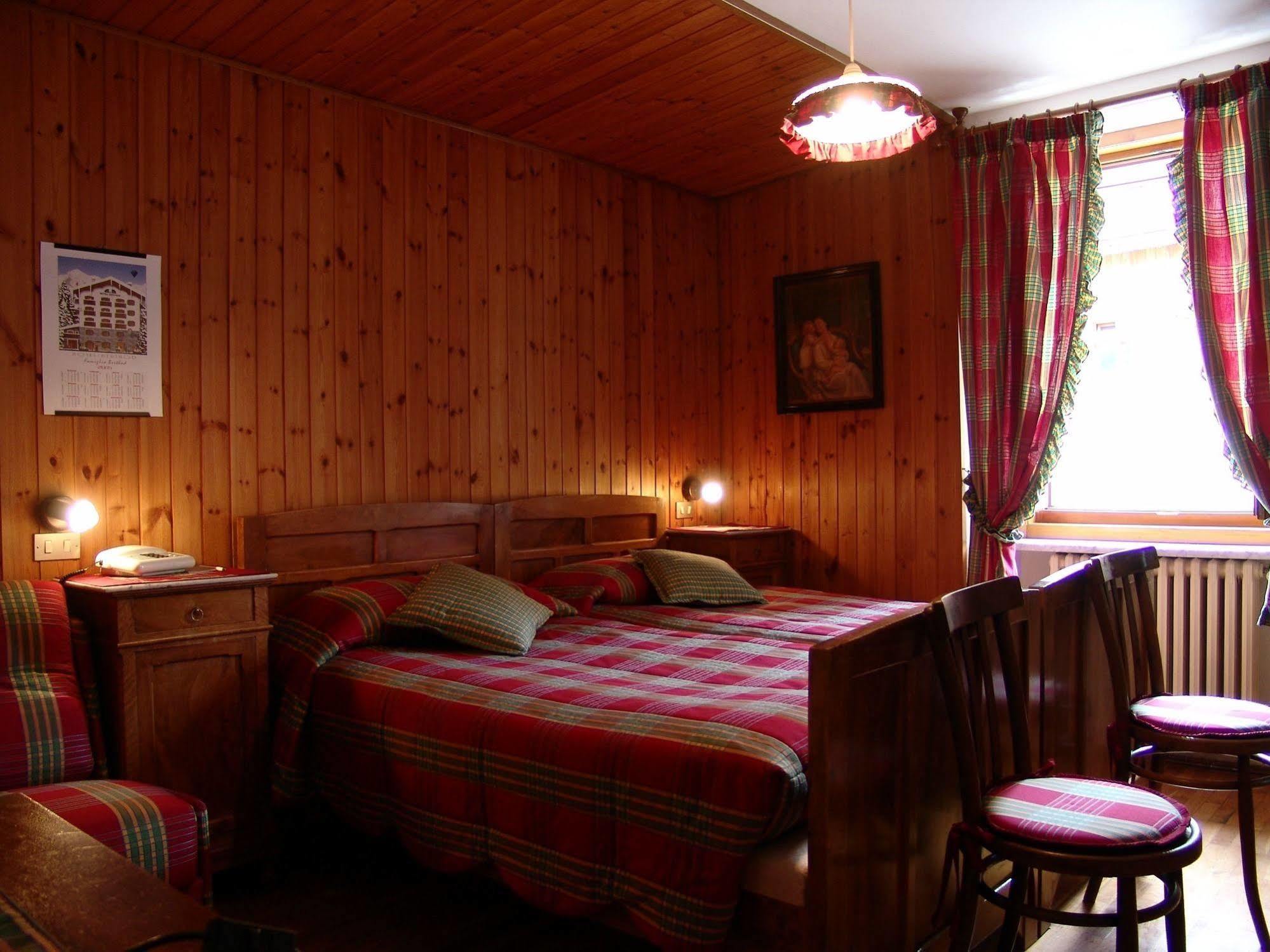 Hotel Berthod Courmayeur Exterior photo